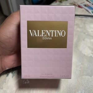 Valentino Donna Eau de Parfum Women’s cologne